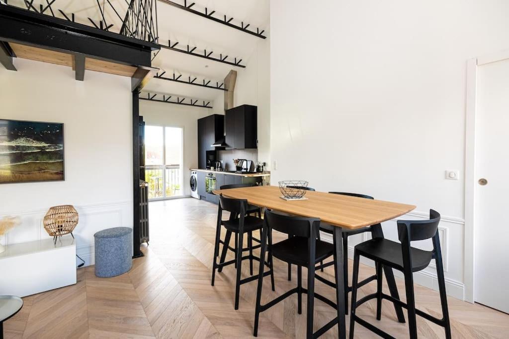 Superbe Appartement Facon Loft A 2 Pas Du Centre ! La Rochelle  Luaran gambar